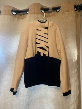 Nike Kids Size Medium White and Black Half-Block Pullover with Vertical Logo!